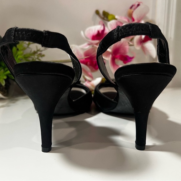 ANNIE  Black Satin Women's Heels/size 8 - Picture 9 of 10